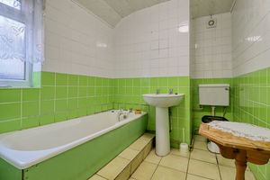 Bathroom- click for photo gallery